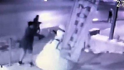Kardan adamı dövüp kampanyayı erken bitirdiler