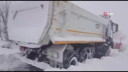 Şırnak'ta kar esareti: 19 köy, 11 mezra yolu kapandı