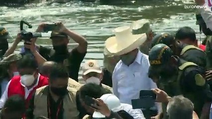 Tải video: Peruanos y bolivianos opinan sobre la posibilidad de conceder una salida al mar para Bolivia