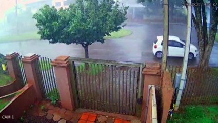 Impressionante! Vídeos mostram força do temporal que atingiu a Região Oeste