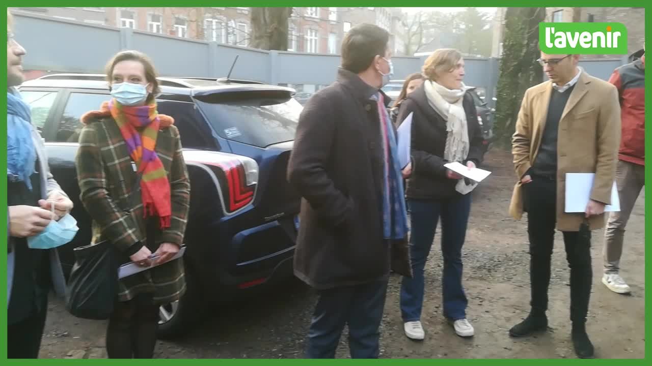 Inondations : les ministres Jeholet et Daerden dans les écoles sinistrées de Verviers et Ensival
