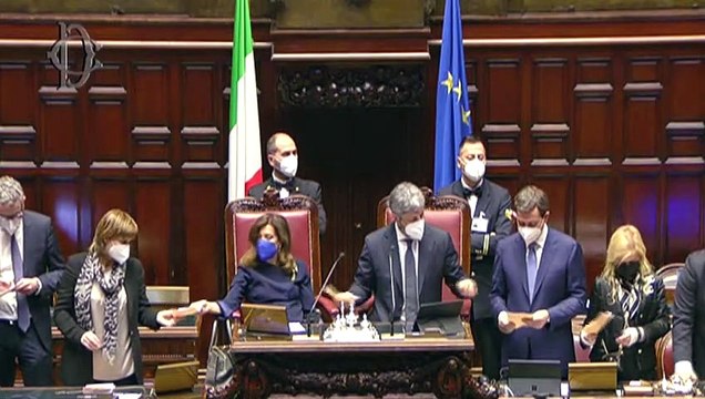 Quirinale, Casellati presa dal suo cellulare: Fico costretto a rallentare lo spoglio
