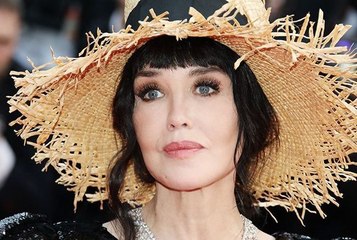 Anti-âge : Isabelle Adjani, 66 ans et métamorphosée... Elle adopte une coupe de cheveux tendance qui rajeunit