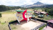 Haus steht auf dem Kopf in Kolumbien