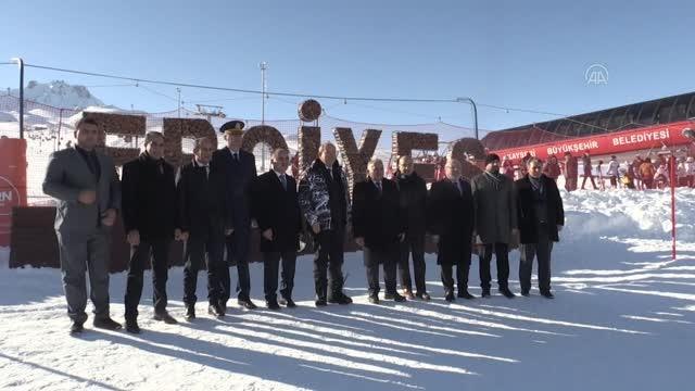 KKTC Cumhurbaşkanı Tatar, Erciyes Kayak Merkezi'ni ziyaret etti