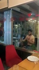 Detienen por destrozar un local en Bullas al marroquí que se autolesionó tras tomar 'droga caníbal