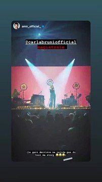 Concert de Carla Bruni, le 26 janvier 2022, à l'Olympia, à Paris. Vidéo partagée par Amir sur Instagram.