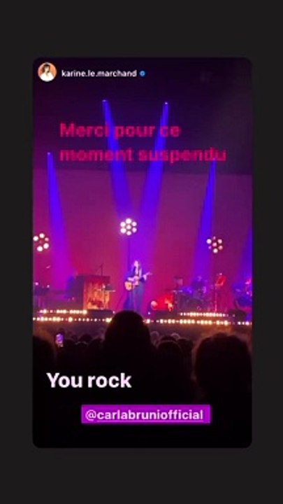 Concert de Carla Bruni, le 26 janvier 2022, à l'Olympia, à Paris. Vidéo partagée par Karine Le Marchand sur Instagram.