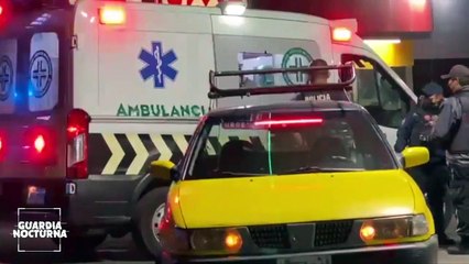 Dos asaltantes balearon y despojaron de su automóvil a un taxista en la colonia Camichines