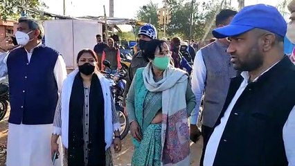 पार्षदों की शिकायत पर महापौर ने खड़े होकर हटवाए अतिक्रमण