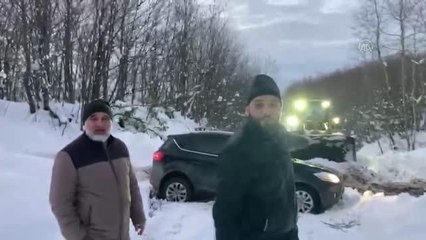 Yayladaki zirvede mahsur kalan iki kişi kurtarıldı