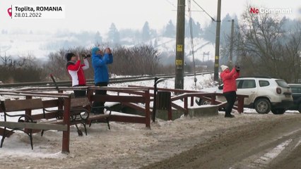 Румыния: ледяные кружева замёрзшего водопада