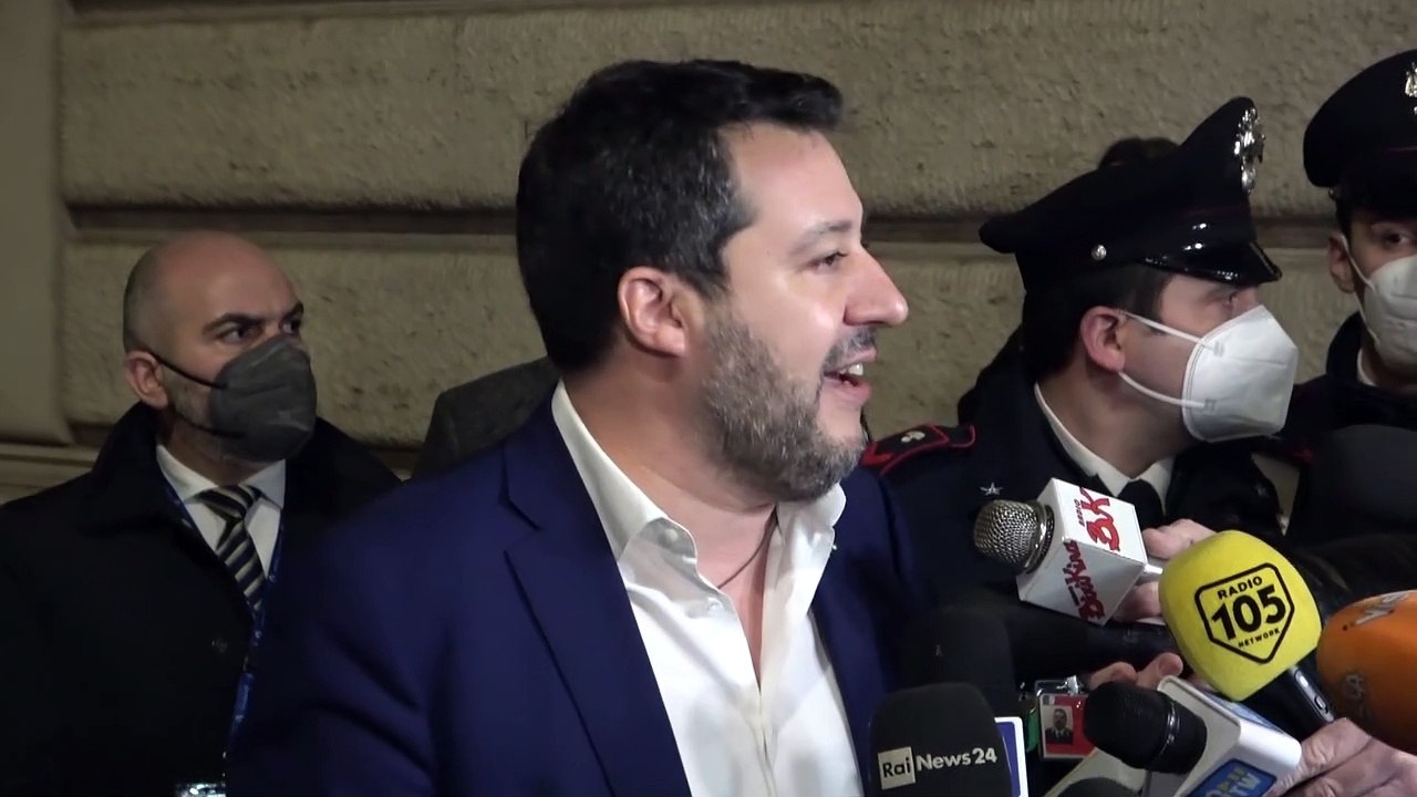 Quirinale, Salvini: "Sto lavorando per un presidente donna. Belloni? Non faccio nomi"