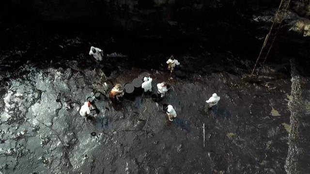 C'est irréparable : les pêcheurs traditionnels désespérés par la marée noire au Pérou