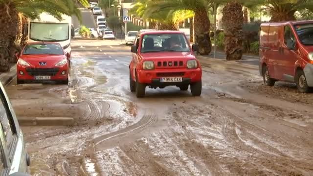 Una tromba de agua sorprende a los vecinos de Arona, Tenerife