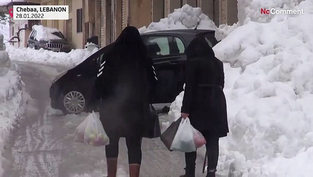 بدون تعليق: عاصفة ثلجية تضرب لبنان وتعزل بلداته وتغلق طرقاته