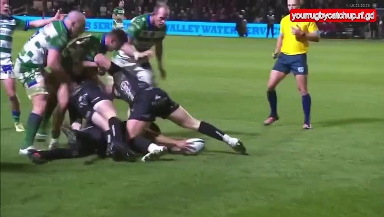Elliot Dee gets red carded for a dangerous tackle on  Filippo Drago
