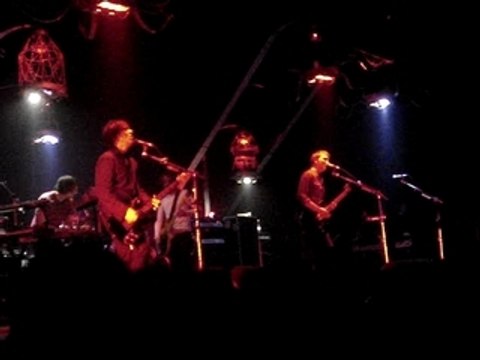 Queens Of The Stone Age - Little Sister