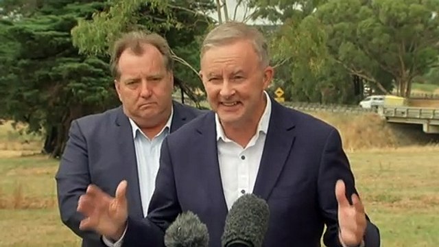 Opposition leader criticises federal government's environmental funding