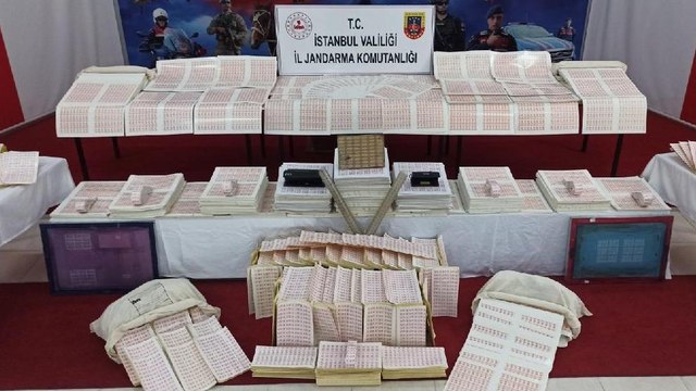 Sahte TAPDK bandrolü basan grafiker suçüstü yakalandı