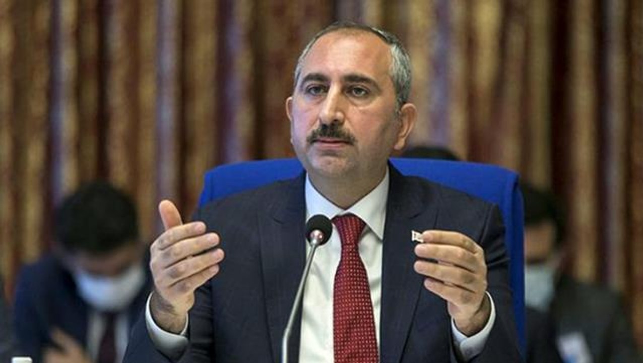 Son Dakika: Adalet Bakanı Abdulhamit Gül istifa etti, yerine Bekir Bozdağ atandı