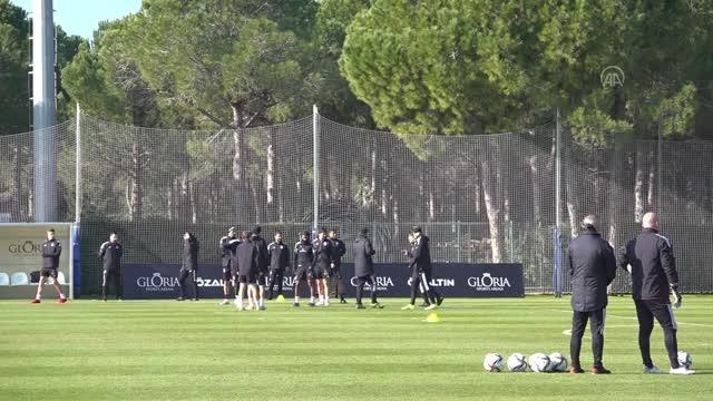 Beşiktaş, Antalya kampında günün ilk idmanını yaptı