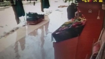 GAZİANTEP - Çöken tentenin altında kalan kişi öldü