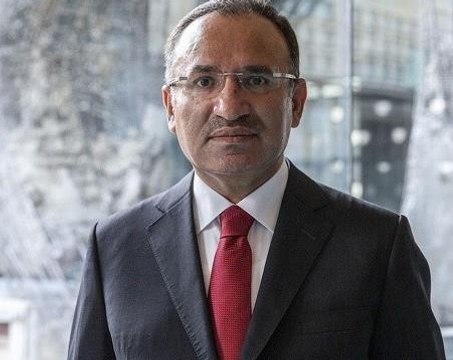 Bekir Bozdağ 3.kez Adalet Bakanı olarak atandı.