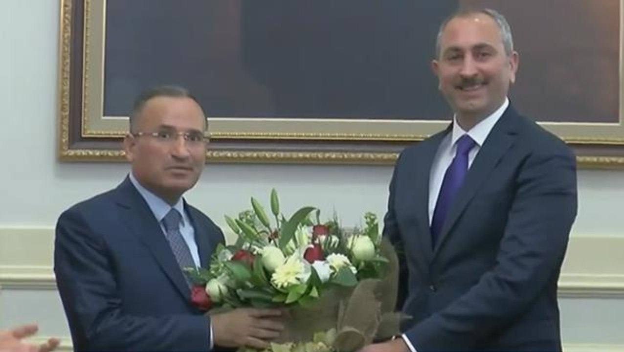 Son Dakika! Adalet Bakanlığı görevini devralan Bakan Bozdağ'dan ilk mesaj: Rehberimiz hukuk olacak