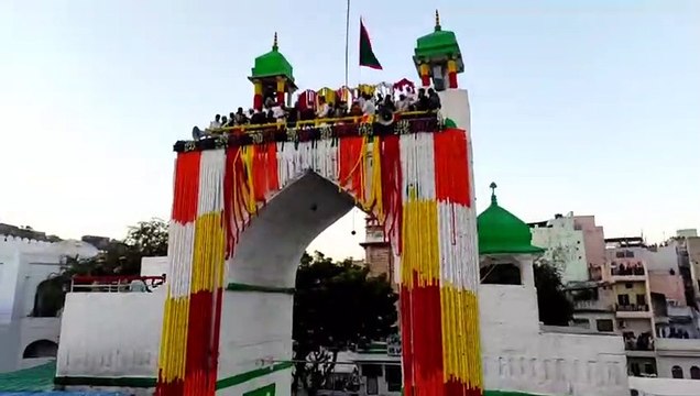 Garib Nawz URS: गरीब नवाज का उर्स, बुलंद दरवाजे पर चढ़ा पारम्परिक झंडा