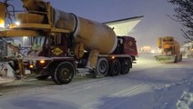 New Jersey crews out clearing the roads in blustery conditions