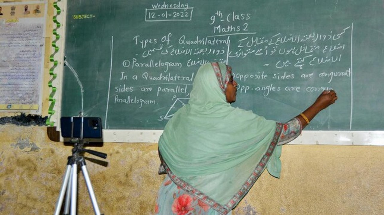 What are views of children, parents, experts over reopening of schools | Watch