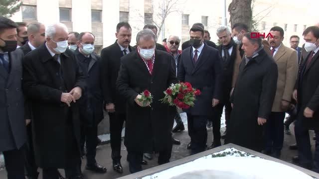 Destici'den BBP'nin 29'uncu kuruluş yılında Yazıcıoğlu'nun kabrine ziyaret