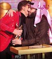 ليالينا ترند-سجده رامز جلال وقبله أصالة لزوجها وبكاء دنيا وإيمي أبرز لقطات حفل joy awards