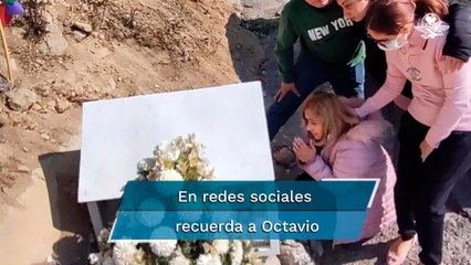 Con flores y fotos recuerdan a Octavio Ocaña a tres meses de su muerte