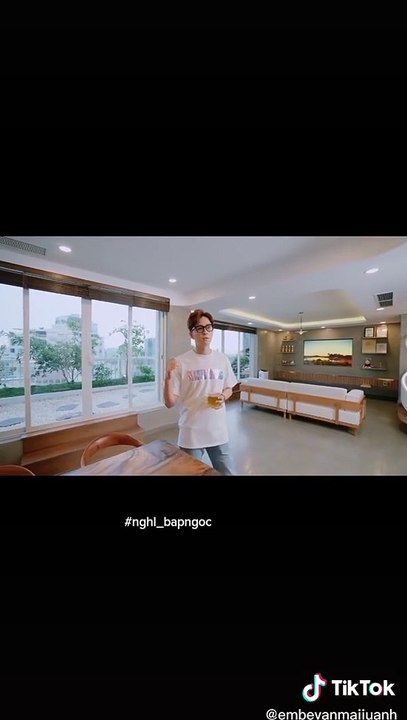 Ngô Kiến Huy khoe penthouse và các chú mèo