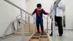 Doktorların 'yürüyemez' dediği küçük Abbas, özel tedavi programıyla yürümeye başladı