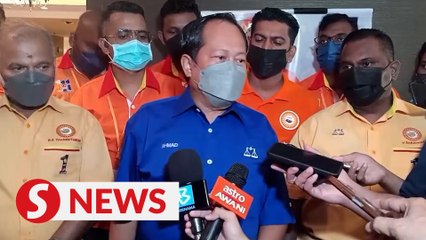 Download Video: Johor polls: Umno did not offer anything to two Bersatu reps who quit, says Ahmad Maslan