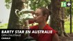 Barty pose avec son trophée  à Melbourne - Open d'Australie
