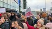 Protestas ante las oficinas de Pfizer en París