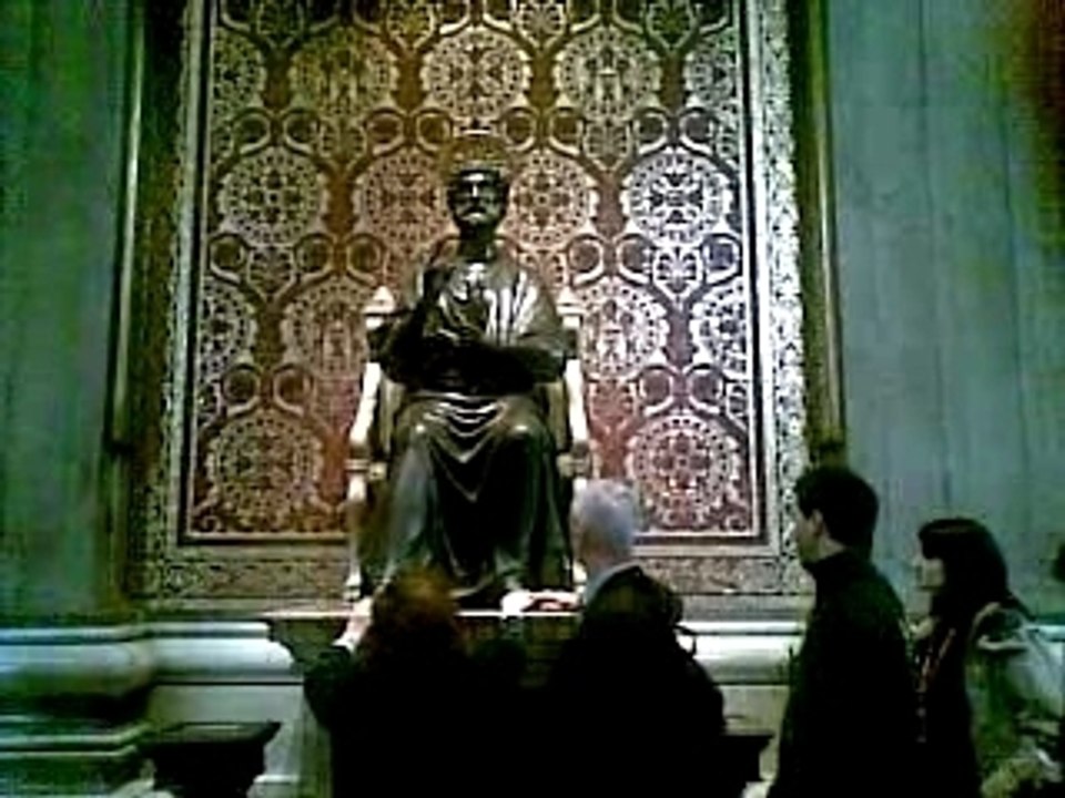 La statue de Saint Pierre