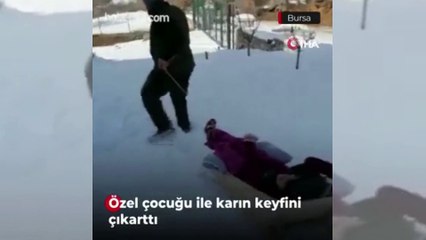 Özel çocuğu için kızak yaptıran baba duygulandırdı