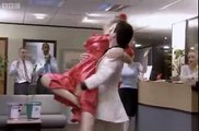 The Office Saison 2 - THE David Brent Dance (EN)