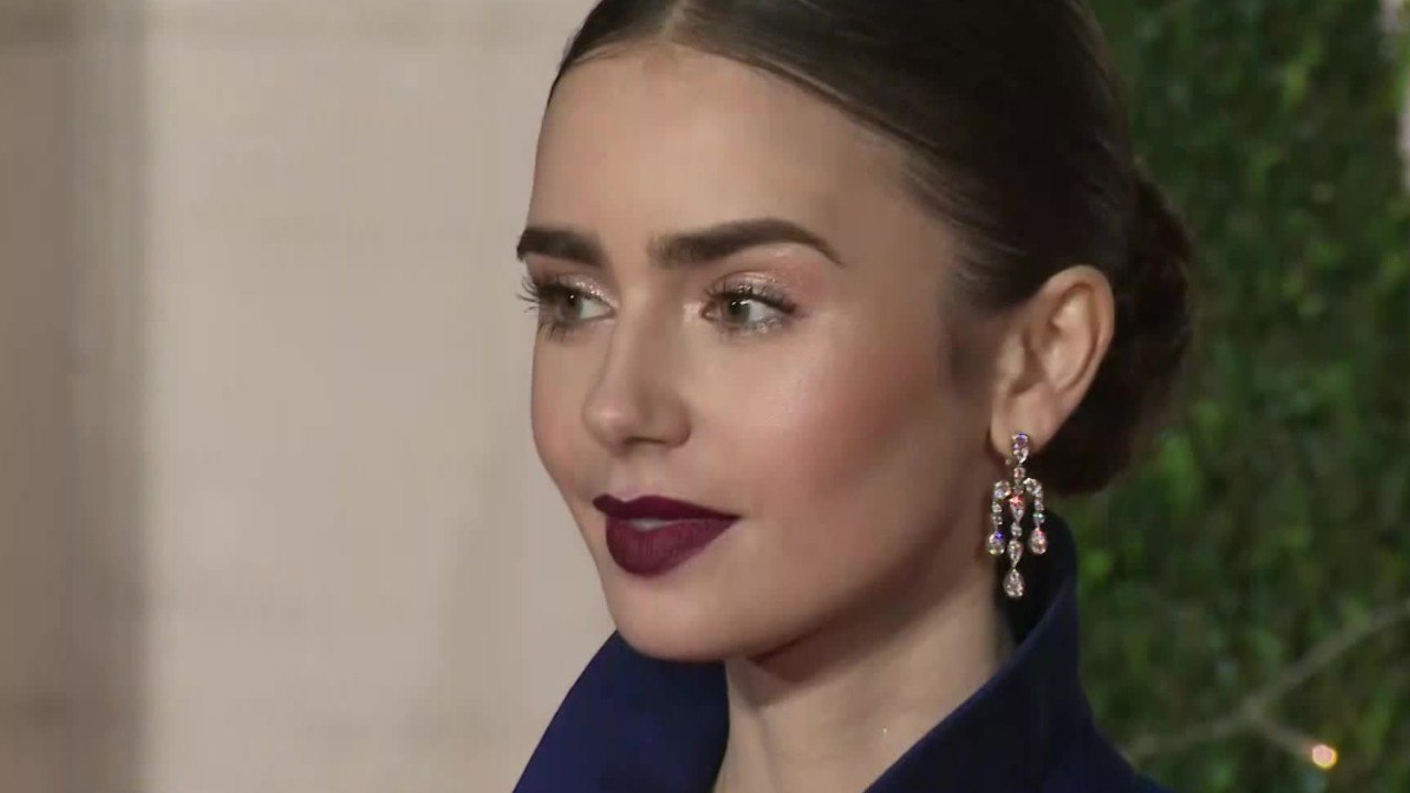 VOICI : PHOTO Phil Collins : le touchant message de sa fille Lily Collins (Emily in Paris) pour son anniversaire