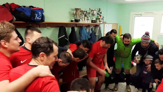 LE VESTIAIRE DE L'AS DU PIC APRES LA VICTOIRE 8 À 1 FACE À VILLEVOCANCE