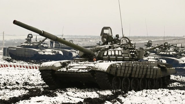 البنتاغون يؤكد استمرار موسكو في حشد قواتها على الحدود مع أوكرانيا