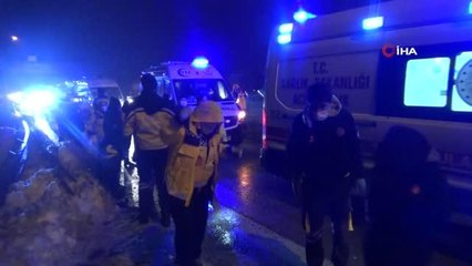 Tırla çarpışan yolcu otobüsü şarampole devrildi: 3'ü ağır 28 yaralı