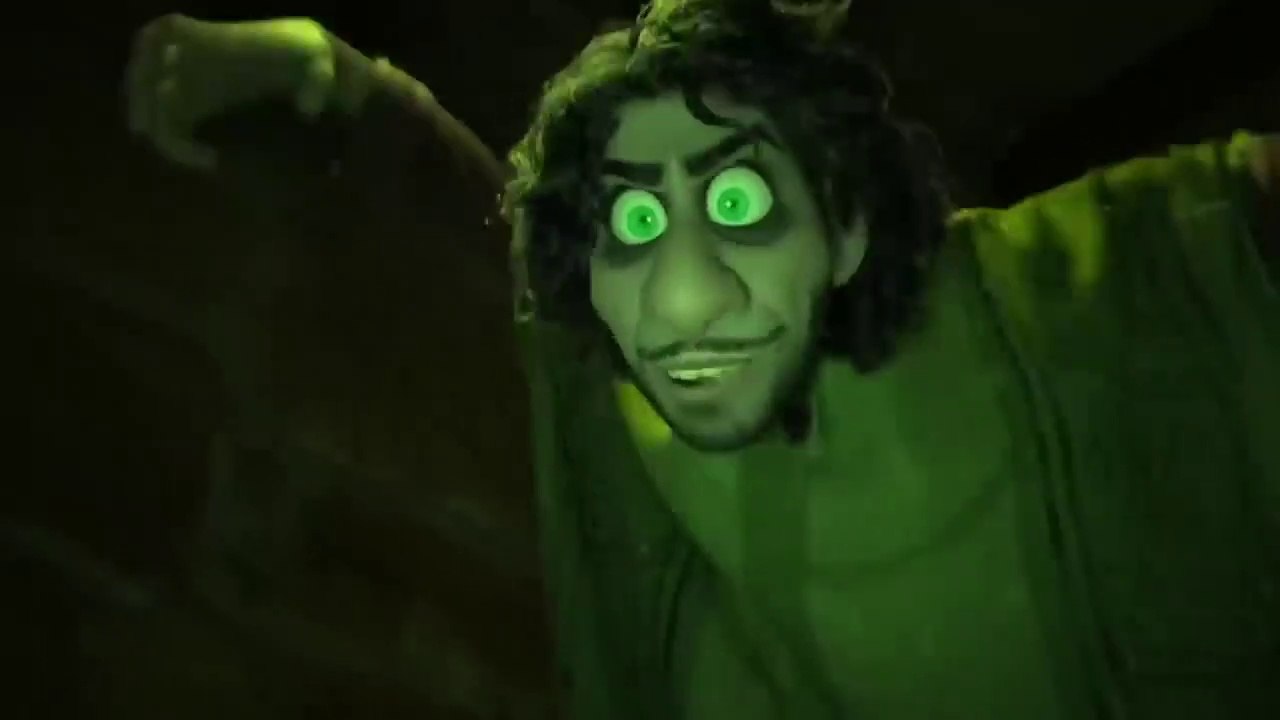 7 foot rat, rats along his rats