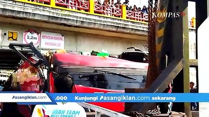 Diduga Kabur, Sopir Bus yang Tabrak Flyover Hingga Atap Bus Terbelah Tidak Ditemukan di TKP