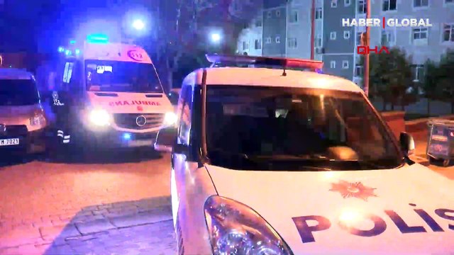 İlginç kaza, park halindeki araçlara çarpıp dik bir şekilde havada asılı kaldı